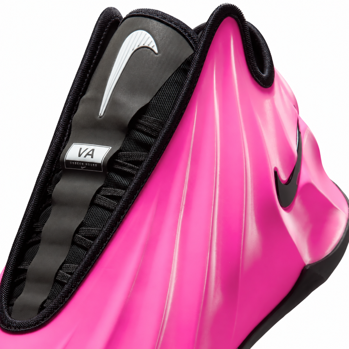 Nike GT Future in Hyper Pink