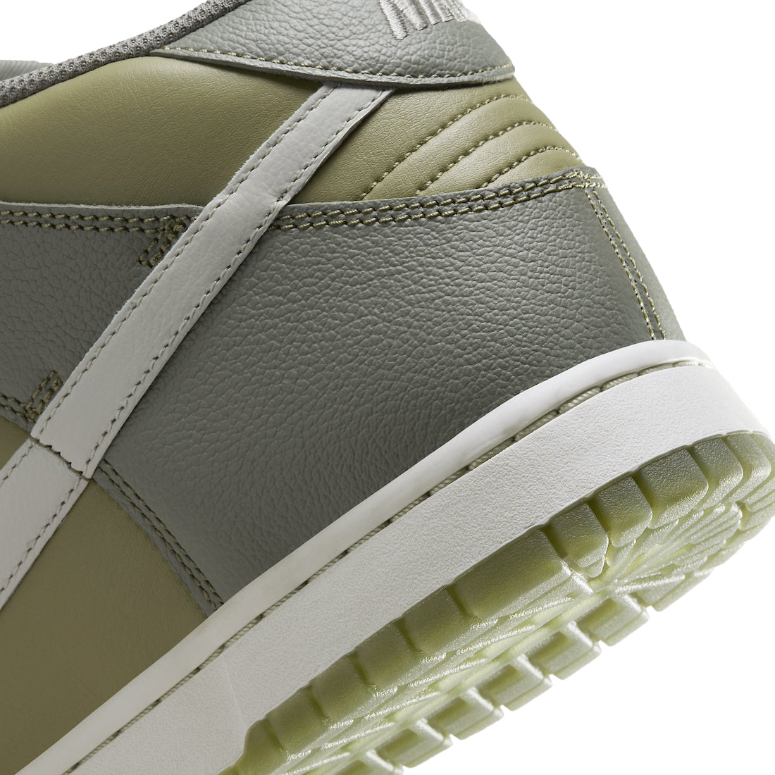 Nike Dunk Mid Dark Stucco