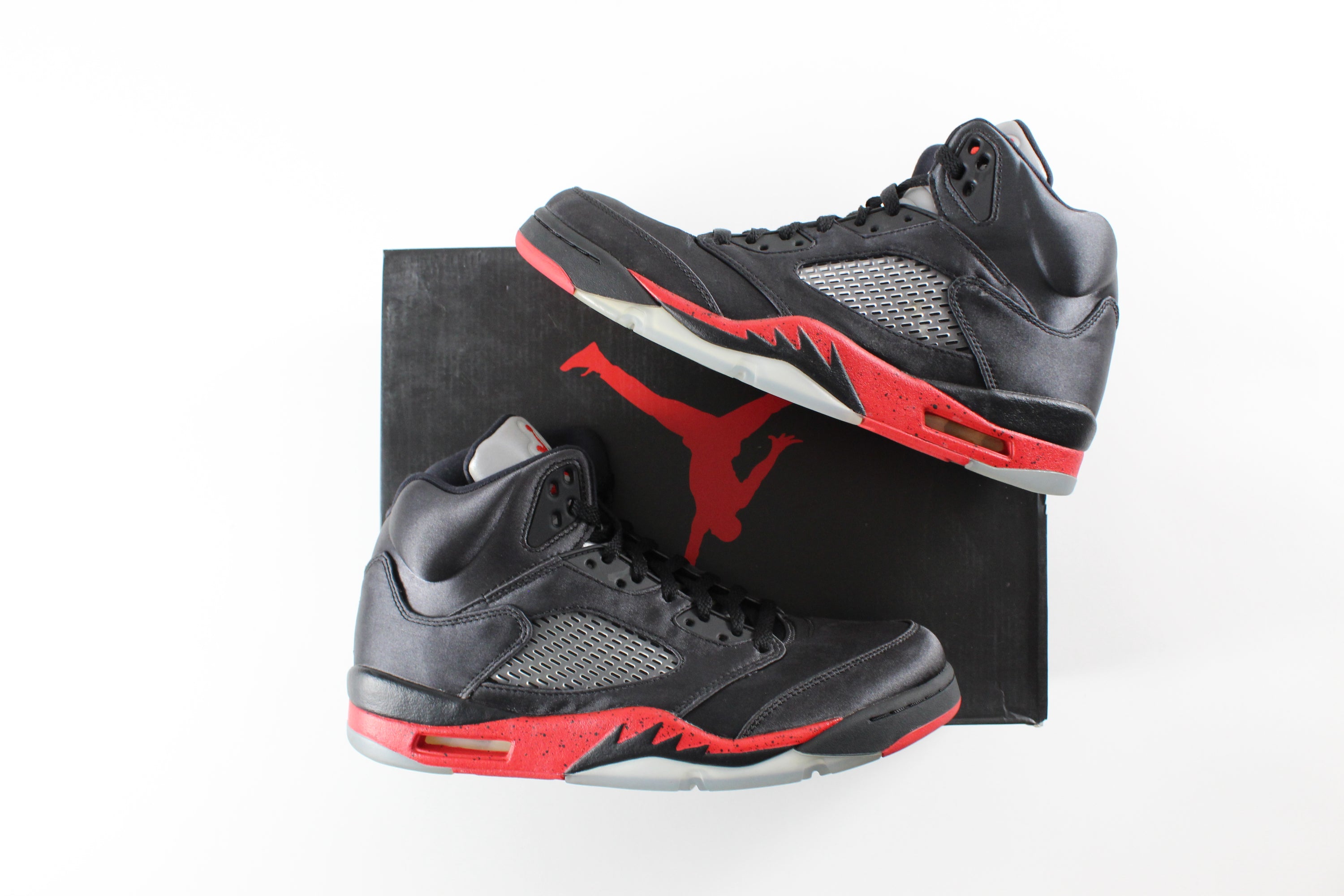 (PRE-OWNED) Jordan 5 Retro Satin Bred