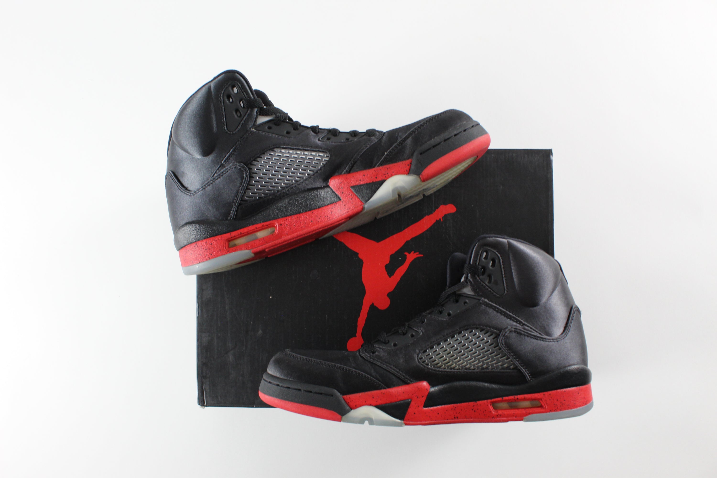 (PRE-OWNED) Jordan 5 Retro Satin Bred