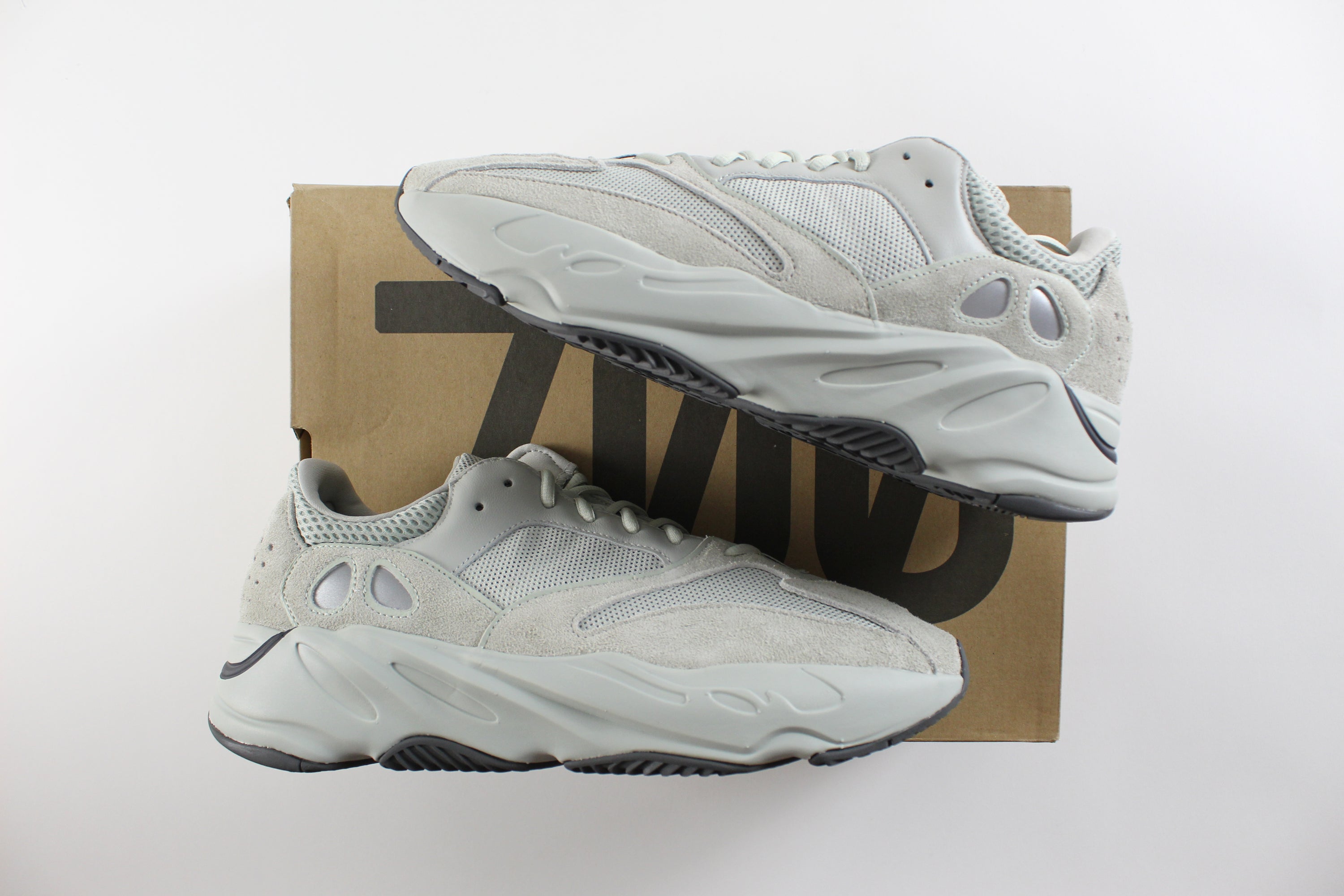 Adidas Yeezy Boost 700 Salt (2019/2023)