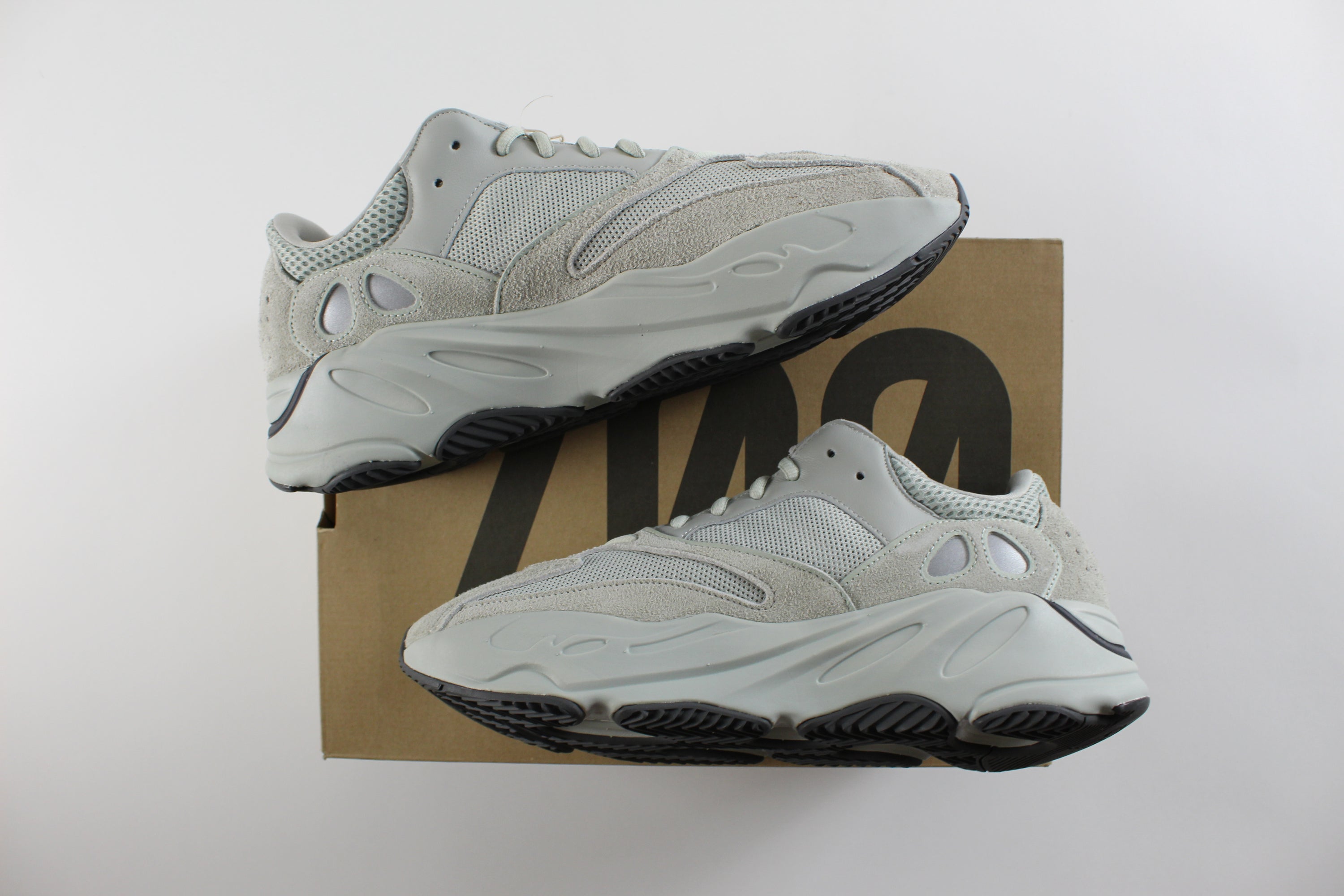 Adidas Yeezy Boost 700 Salt (2019/2023)